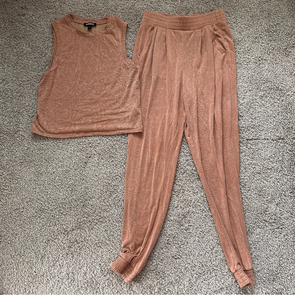 EXPRESS Neutral Animal Print Loungewear Tank & Jogger Set in XS